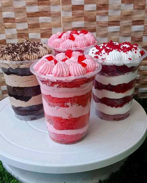 Cake parfait by MIEN TREATS, Lagos
